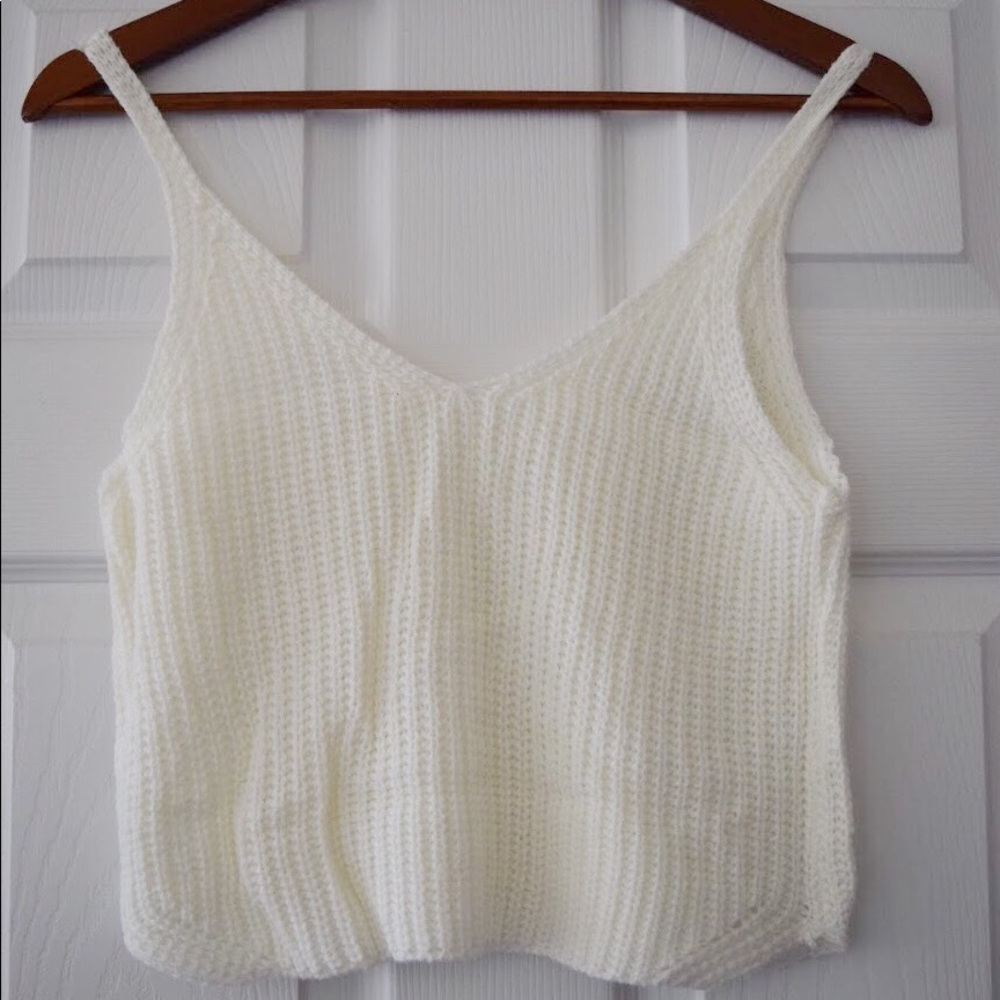 ❌ SOLT OUT❌ White Ribbed Knit Crop Top - Picture 3 of 5